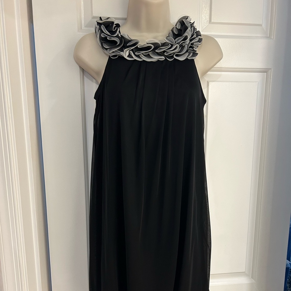 Girls black formal dress. Sz L, EUC